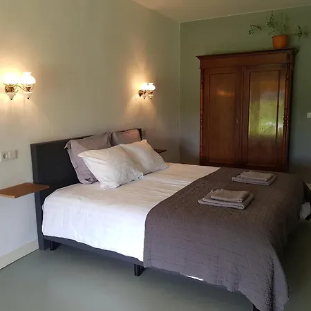 Houterhoeve 3*